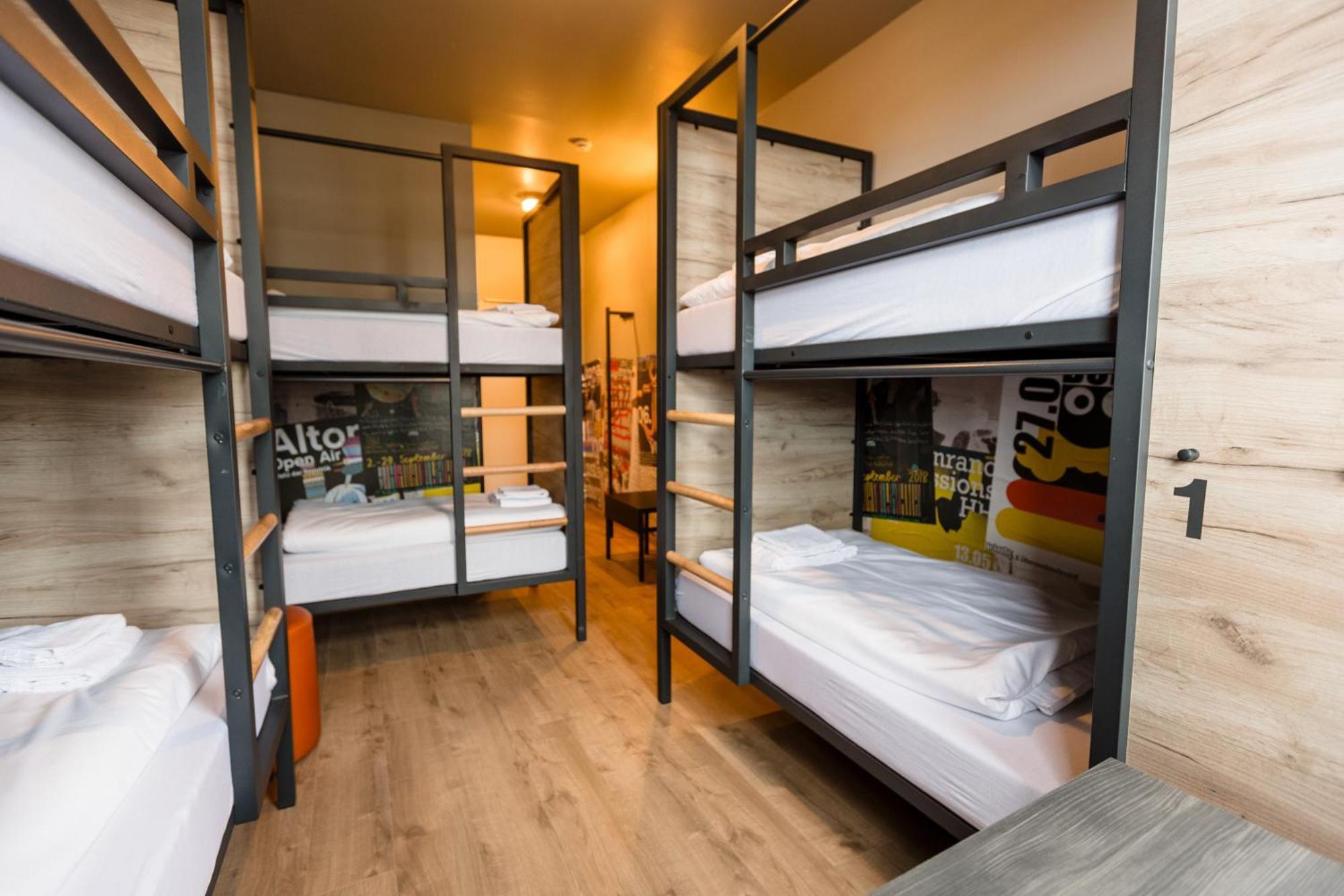 Bed 6-Bed Dormitory Room